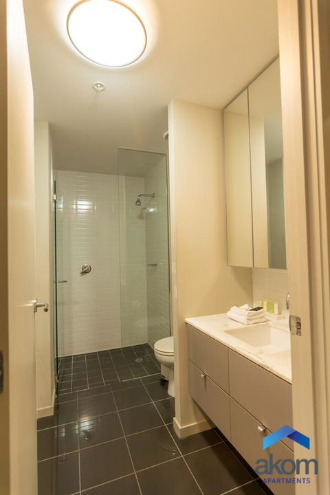 AKOM AT Docklands - Redcliffe Tourism 25
