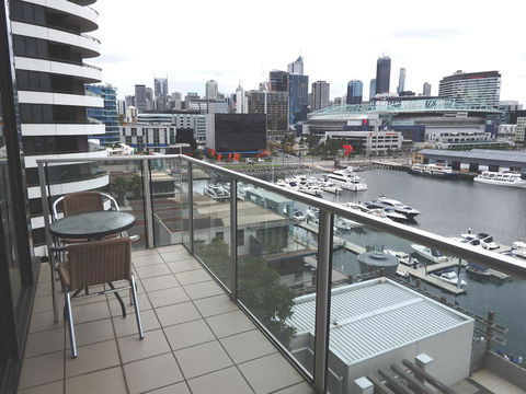 AKOM AT Docklands - Redcliffe Tourism 38