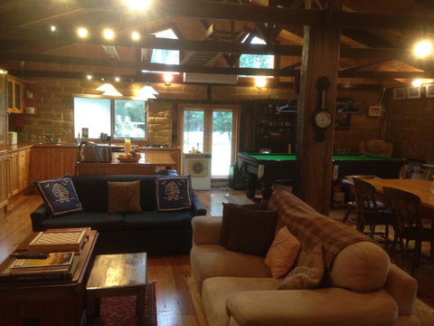 Mud Hollow Barn - Redcliffe Tourism 10