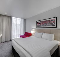 Travelodge Hotel Melbourne Docklands - Redcliffe Tourism