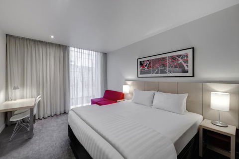 Travelodge Hotel Melbourne Docklands - Redcliffe Tourism 0