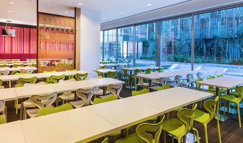 Travelodge Hotel Melbourne Docklands - Redcliffe Tourism 16
