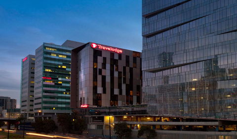 Travelodge Hotel Melbourne Docklands - Redcliffe Tourism 23