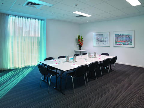 Travelodge Hotel Melbourne Docklands - Redcliffe Tourism 22