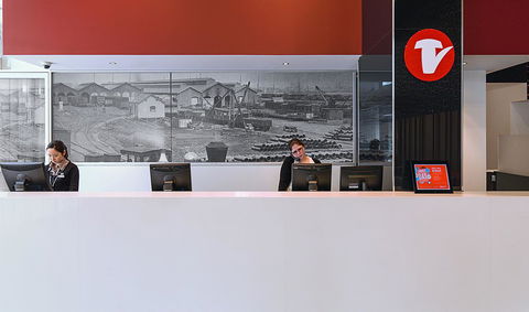 Travelodge Hotel Melbourne Docklands - Redcliffe Tourism 9
