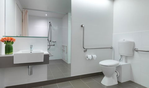 Travelodge Hotel Melbourne Docklands - Redcliffe Tourism 19