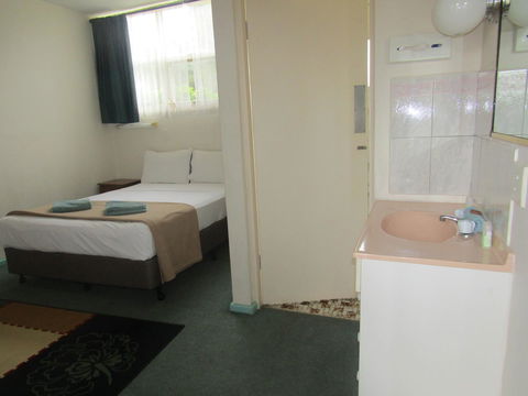 Twin City Motor Inn - Redcliffe Tourism 14