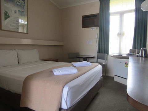 Twin City Motor Inn - Redcliffe Tourism 0