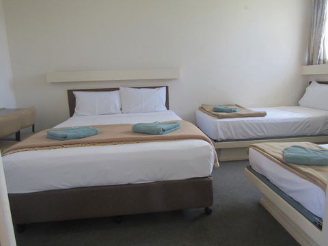 Twin City Motor Inn - Redcliffe Tourism 4