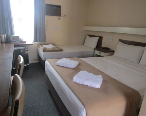 Twin City Motor Inn - Redcliffe Tourism 3