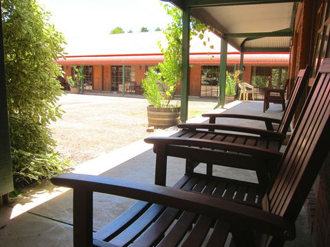 The Harrietville Snowline Hotel - Redcliffe Tourism 6