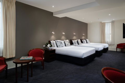 The Victoria Hotel - Redcliffe Tourism 2