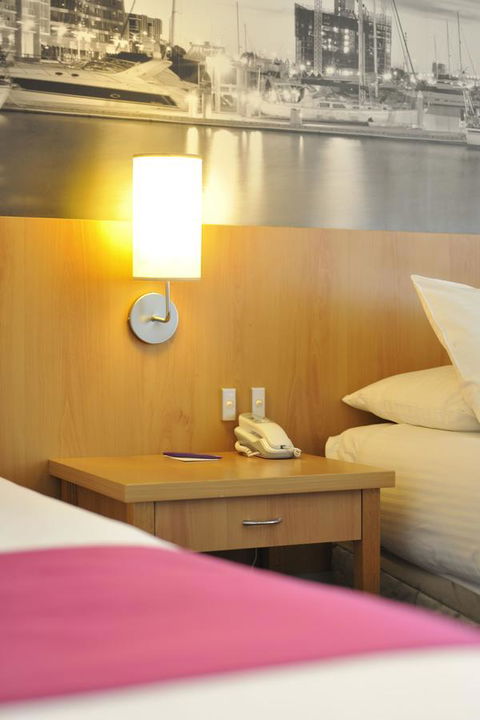 Mercure North Melbourne - Redcliffe Tourism 27