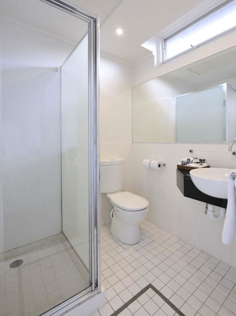 Mercure North Melbourne - Redcliffe Tourism 26