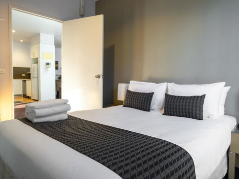 Riverside Apartments Melbourne (formerly Best Western Riverside Apartments) - Redcliffe Tourism 24