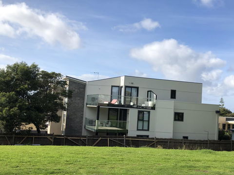 Apartments In Phillip Island Towers - Block C - Redcliffe Tourism 33