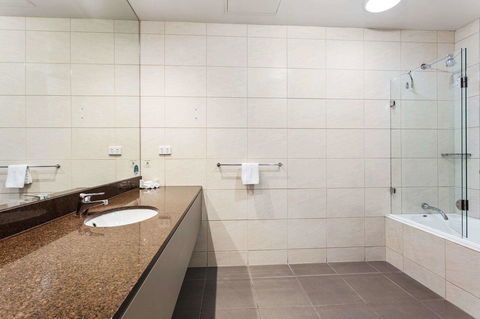 Quality Hotel Bayside Geelong - Redcliffe Tourism 15