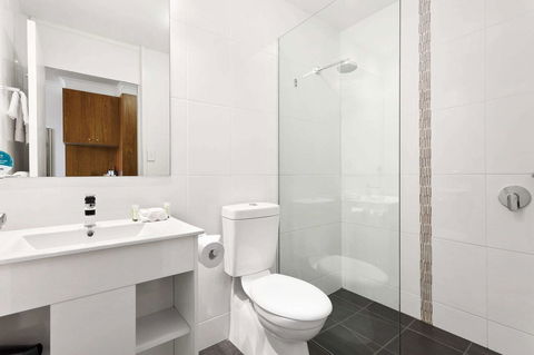 Quality Hotel Bayside Geelong - Redcliffe Tourism 24