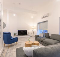 Unique 3 Bedroom Central CBD Townhouse - Redcliffe Tourism