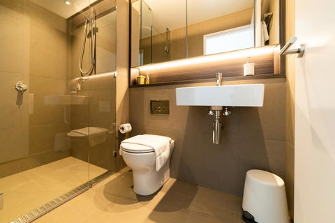 Melbourne Private Apartments - Collins Wharf Waterfront, Docklands - Redcliffe Tourism 43