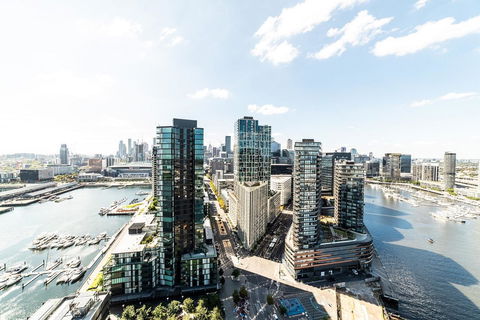 Melbourne Private Apartments - Collins Wharf Waterfront, Docklands - Redcliffe Tourism 1