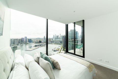 Melbourne Private Apartments - Collins Wharf Waterfront, Docklands - Redcliffe Tourism 0