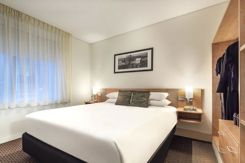 Ibis Melbourne Hotel And Apartments - Redcliffe Tourism 1