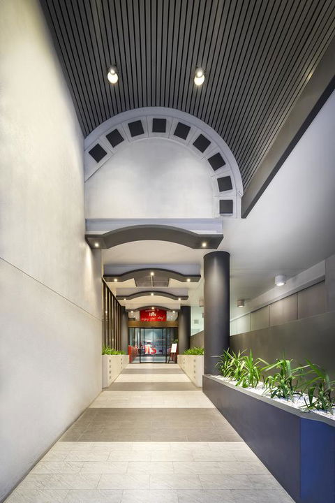 Ibis Melbourne Hotel And Apartments - Redcliffe Tourism 4