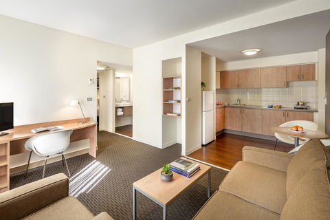Ibis Melbourne Hotel And Apartments - Redcliffe Tourism 12