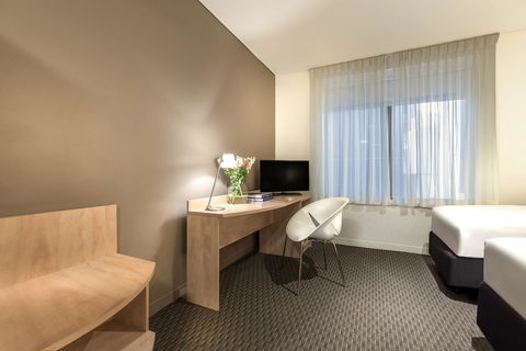 Ibis Melbourne Hotel And Apartments - Redcliffe Tourism 9