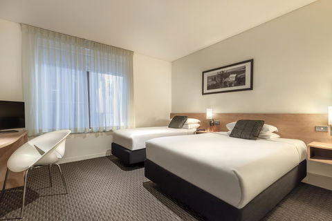 Ibis Melbourne Hotel And Apartments - Redcliffe Tourism 7