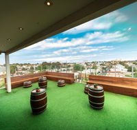 Summer House Melbourne Backpackers - Redcliffe Tourism