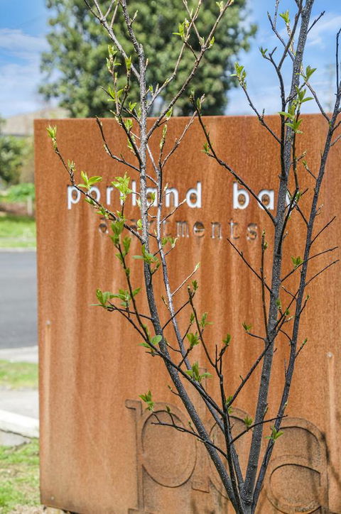 Portland Bay Apartments - Redcliffe Tourism 0