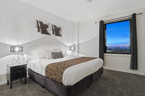 Premier Stays Melbourne - Redcliffe Tourism 7