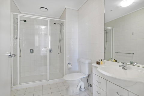 Premier Stays Melbourne - Redcliffe Tourism 10
