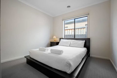 Holiday Rose - Redcliffe Tourism 3