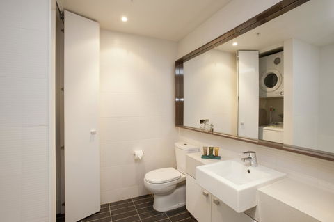 28 Nights Apartments - Redcliffe Tourism 10