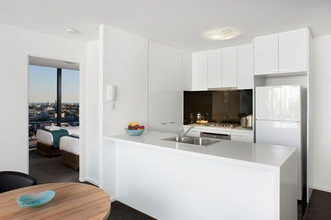 28 Nights Apartments - Redcliffe Tourism 16