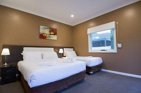 Best Western Plus Buckingham International - Redcliffe Tourism 7