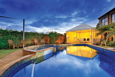 Best Western Plus Buckingham International - Redcliffe Tourism 4