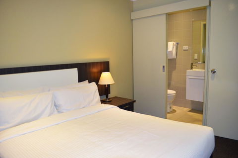 Best Western Plus Buckingham International - Redcliffe Tourism 24