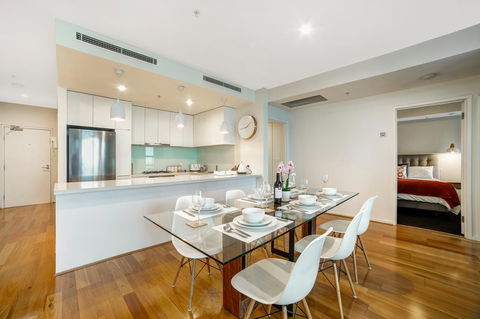 Signature Waterfront Apartments - Redcliffe Tourism 13