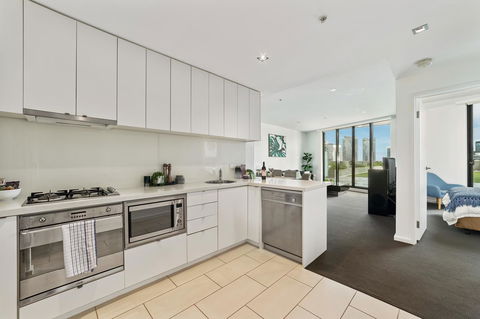 Signature Waterfront Apartments - Redcliffe Tourism 28