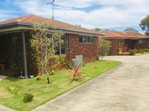 Avilla By The Bay - Redcliffe Tourism 3