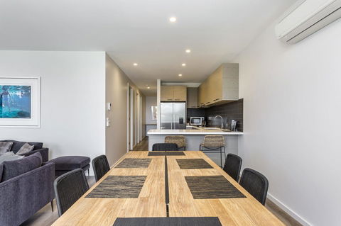 Blairgowrie Apartment 1 - On The Beach - Redcliffe Tourism 3