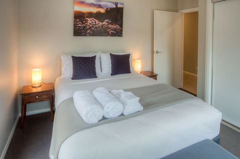 Luxury Abalina Cottages - Redcliffe Tourism 9