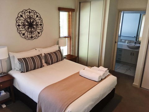 Luxury Abalina Cottages - Redcliffe Tourism 31