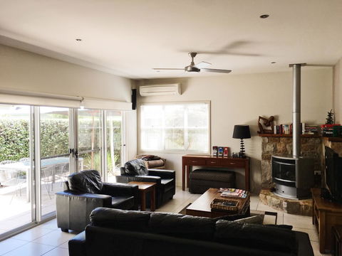 Luxury Abalina Cottages - Redcliffe Tourism 6