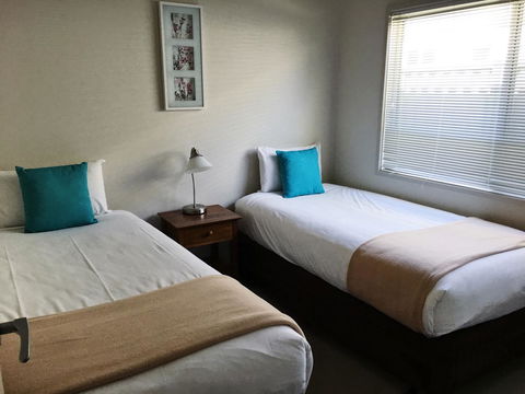 Luxury Abalina Cottages - Redcliffe Tourism 29