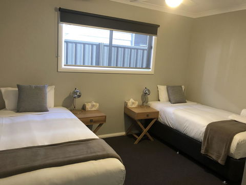 Luxury Abalina Cottages - Redcliffe Tourism 24
